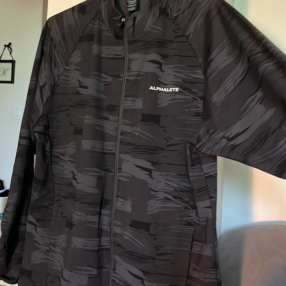 XL Alphalete Trace Jacket - Picture 5 of 6